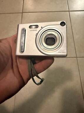 Casio Exilim EX-Z3 3.2MP Compact Digital Camera Silver